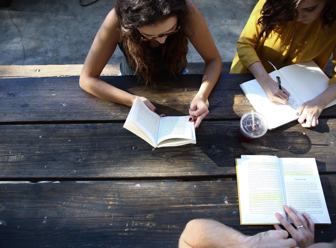 students reading books